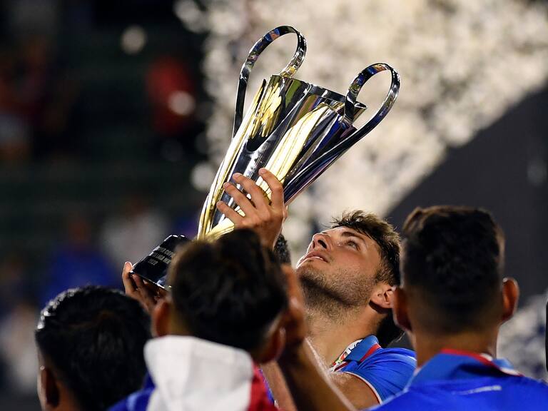 Cruz Azul se queda con la SuperCopa