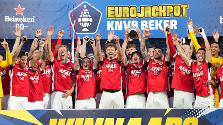 Mateo Chávez y AZ Alkmaar se coronan campeones de la Copa de los Países Bajos