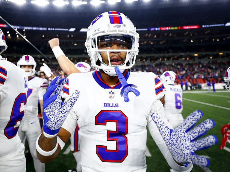 Damar Hamlin  ya esta en casa recuperandose  luego de estar una semana y media internado tras sufrir un paro cardiaco