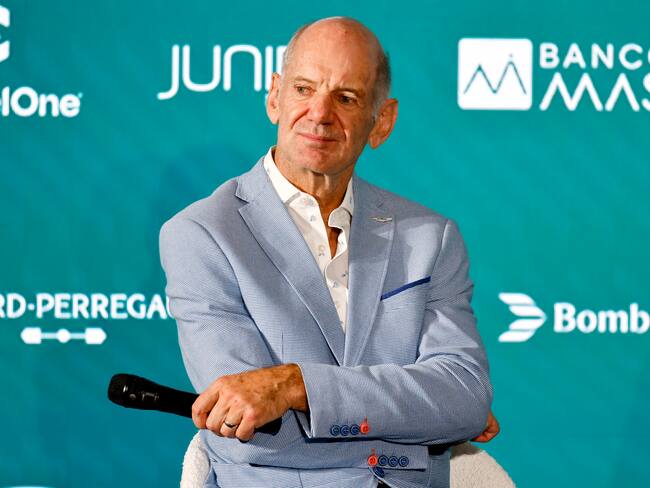 Adrian Newey deja Red Bull y se incorpora a Aston Martin.