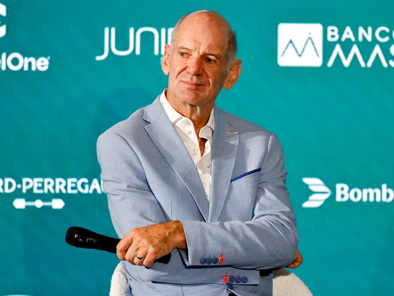 Adrian Newey deja Red Bull y se incorpora a Aston Martin.