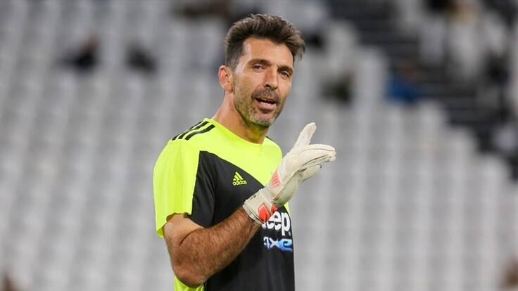 "Superman" Buffon regresa a casa