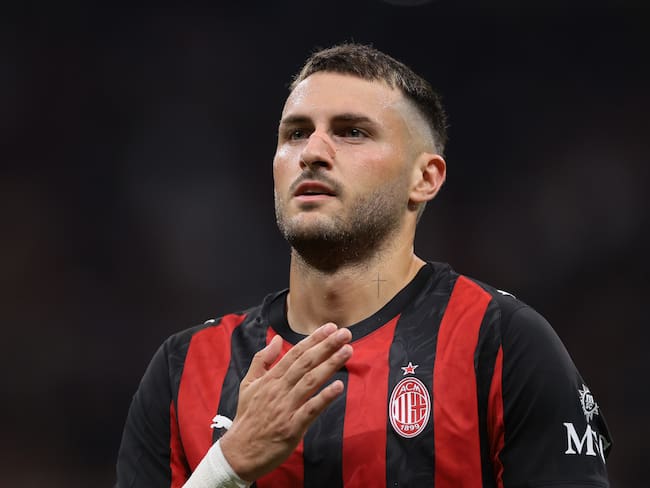 Santiago Giménez alista su regreso al AC Milan tras cinco meses de ausencia