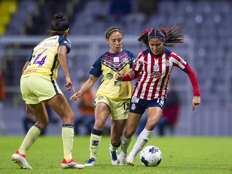 Chivas derrotó al América a domicilio.