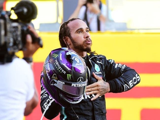 Lewis Hamilton renovó con Mercedes
