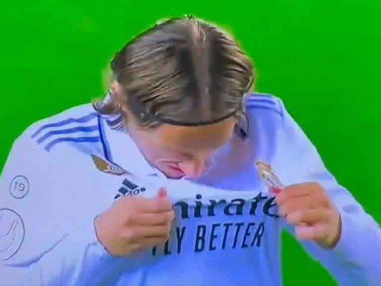 Real Madrid y su extraña manía de olerse la camiseta