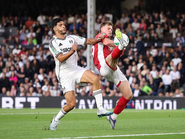 Raúl Jiménez brilla en la EFL Cup y marca su primer gol con el Fulham