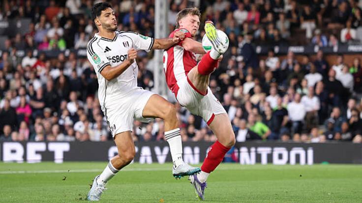 Raúl Jiménez brilla en la EFL Cup y marca su primer gol con el Fulham
