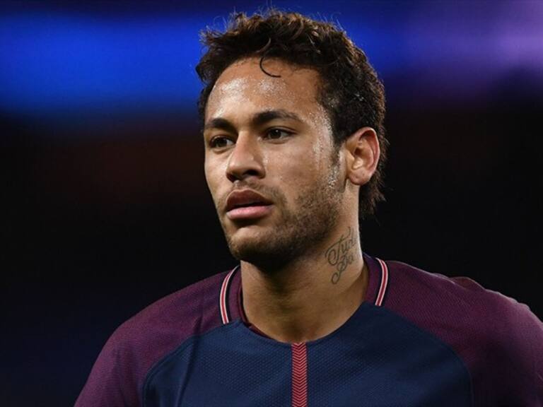 Neymar con un pie fuera del PSG. Foto: