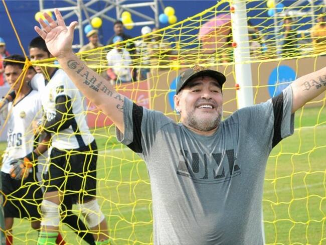 Maradona enloquece a J Balvin y Maluma