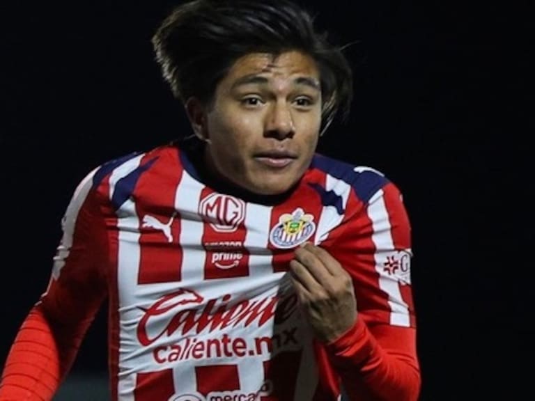Chivas triunfa de último minuto ante Juárez y duerme líder del Clausura 2026