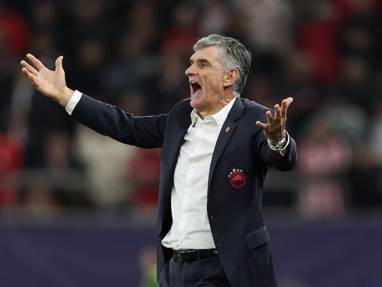 Olympiacos despide a José Luis Mendilibar
