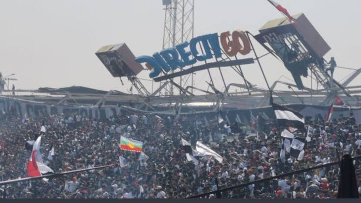 Colapsa tribuna del estadio de Colo Colo con cientos de hinchas arriba