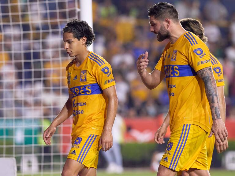 Gignac molesto con Diego Lainez