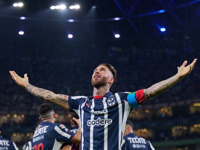 Sergio Ramos anota su primer gol en la Liga MX frente a Santos Laguna