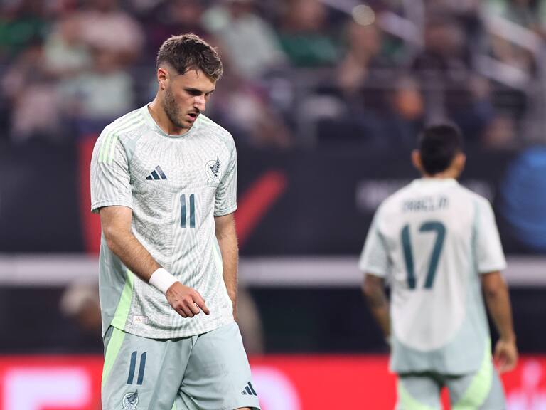 Santiago Giménez Habla sobre el Tri y Diego Cocca