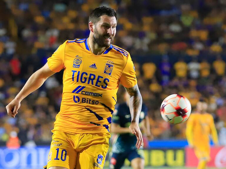 MONTERREY, MEXICO - APRIL 23: Andre-pierre Gignac of Tigres controls the ball during the 16th round match between Tigres UANL and America as part of the Torneo Grita Mexico C22 Liga MX at Universitario Stadium on April 23, 2022 in Monterrey, Mexico. (Photo by Alfredo Lopez/Jam Media/Getty Images)