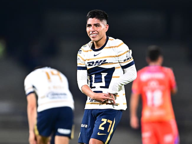 Piero Quispe rescata la victoria de Pumas al filo del encuentro ante Mazatlán