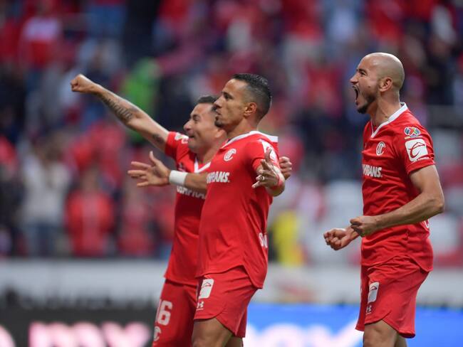 Toluca ganó 4-3 la ida ante Santos en un partido para la historia