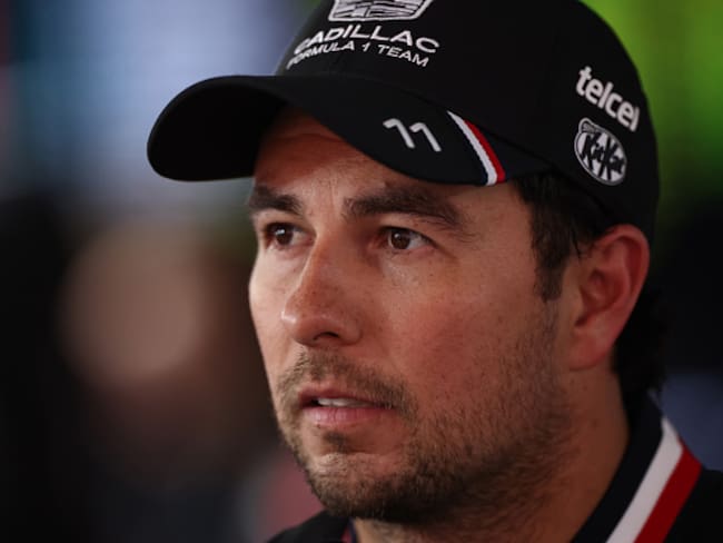 Checo Pérez roza la zona de puntos tras un GP de China accidentado