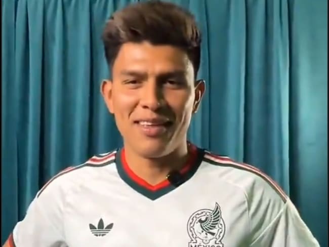 Jesús Gallardo hace realidad el meme y modela la nueva playera blanca de la Selección Mexicana para el Mundial 2026 | VIDEO