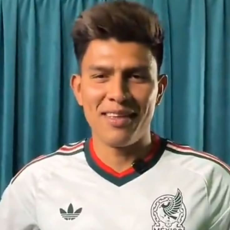 Jesús Gallardo hace realidad el meme y modela la nueva playera blanca de la Selección Mexicana para el Mundial 2026 | VIDEO