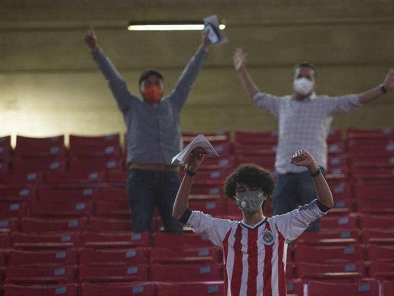 Aficionados de Chivas . Foto: Mexsport
