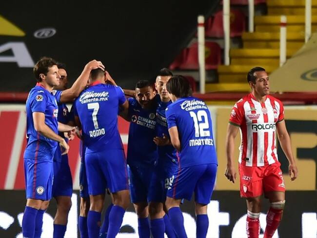 Cruz Azul sube al liderato en la tabla