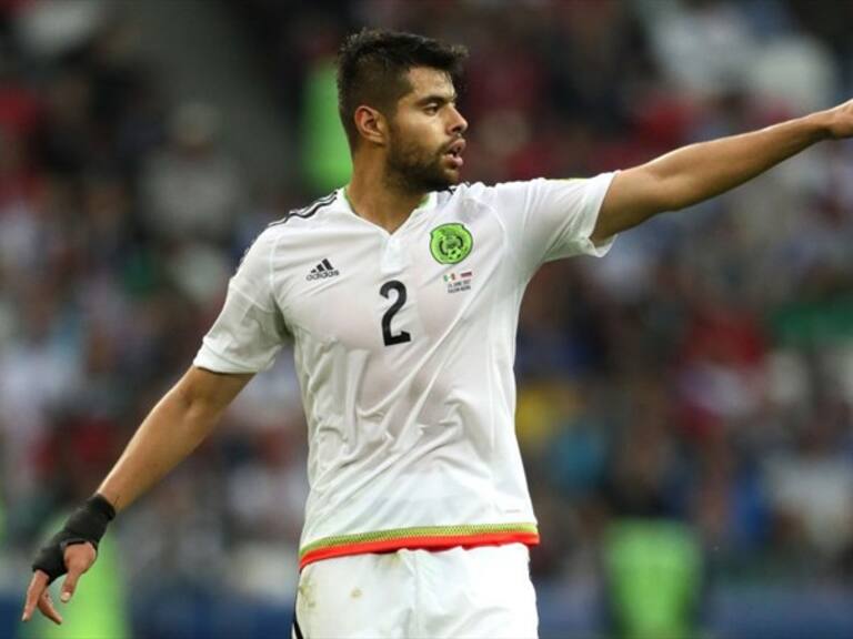 Nestor Araujo en duelo con la Selección Mexicana. Foto: Getty Images