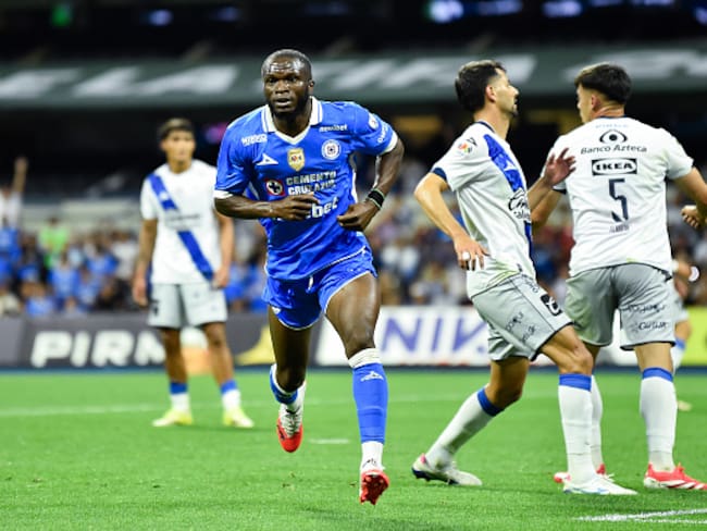 ¡Remontada celeste! Cruz Azul le da la vuelta a Puebla con gol agónico de Ebere y mantiene el paso perfecto