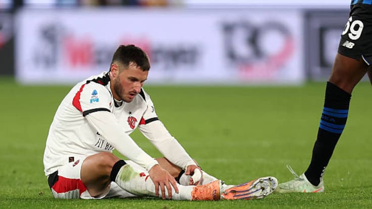 Santiago Giménez será operado del tobillo; ¿Se pierde el mundial?