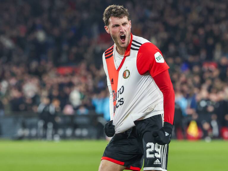 Santiago Giménez en la mira de la Lazio