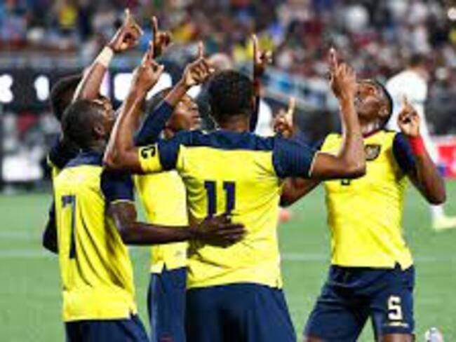 Ecuador, con boleto a Qatar pero igual que el TRI, con dudas