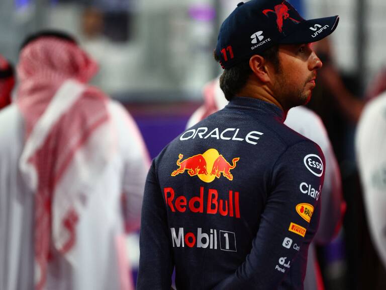 Sergio Pérez no pudo subirse al podio en Arabia