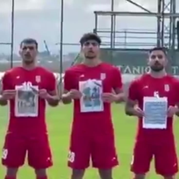 La Selección de Irán rinde tributo a las víctimas de Teherán frente a Costa Rica