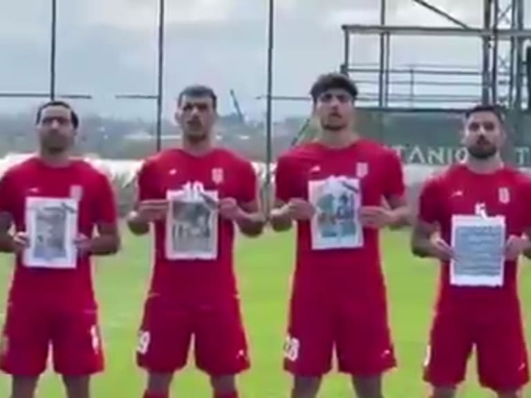La Selección de Irán rinde tributo a las víctimas de Teherán frente a Costa Rica