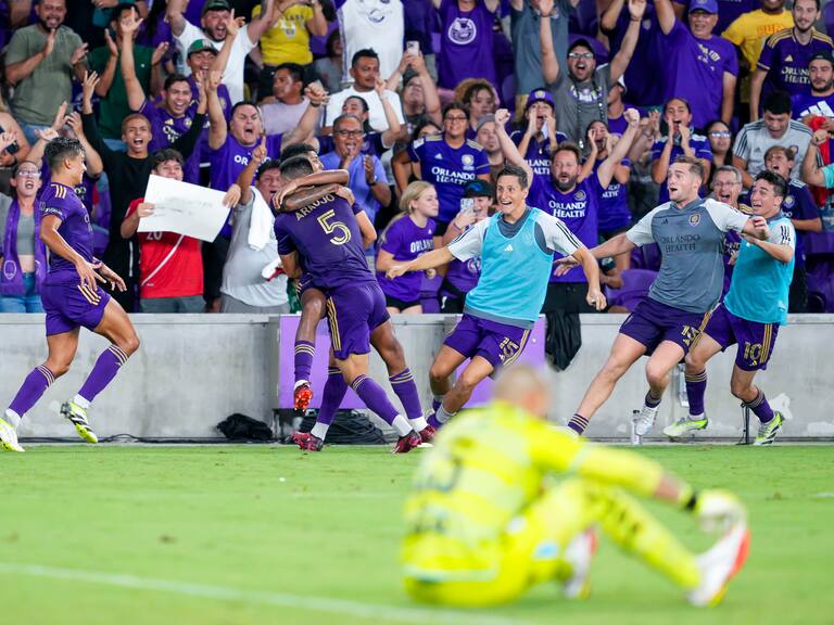 Orlando City celebrando gol vs Santos Laguna