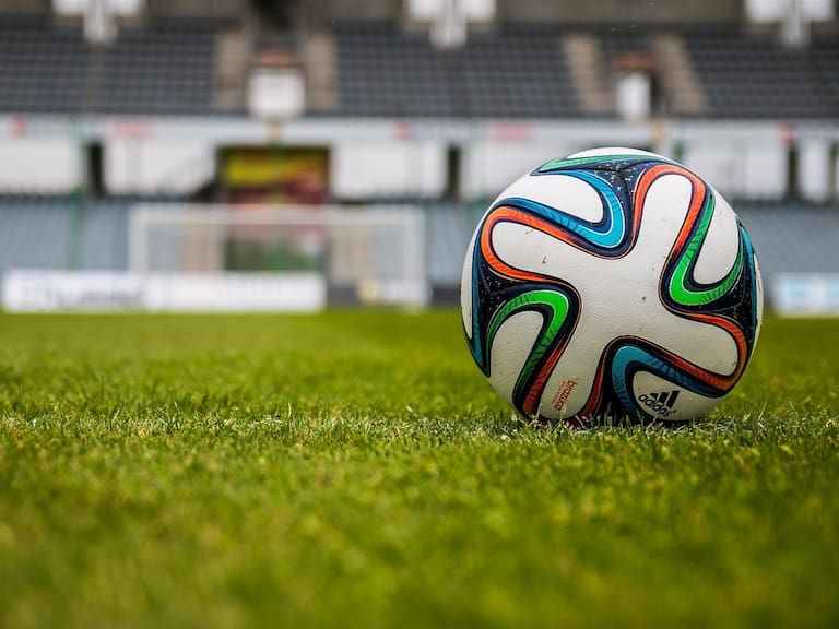 Los 3 torneos de fútbol latinoamericano que no puedes perderte en octubre 2024