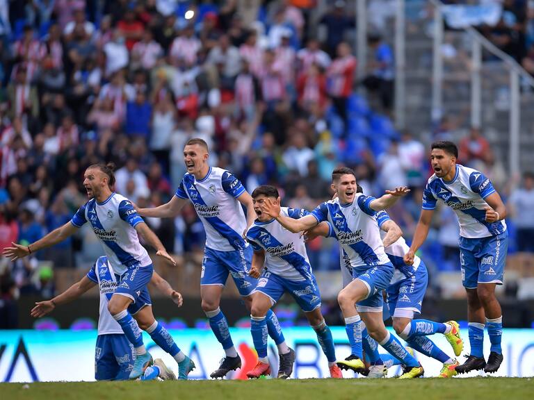 Puebla elimina a Chivas en penales