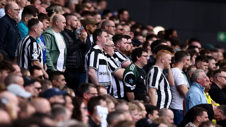 Aficionados sordos del Newcastle vivirán nuevas experiencias en el estadio con ‘Camisetas sonoras’