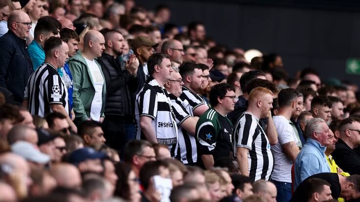 Aficionados sordos del Newcastle vivirán nuevas experiencias en el estadio con ‘Camisetas sonoras’