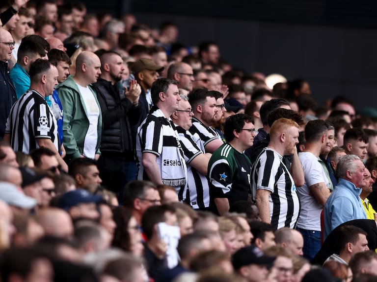 Aficionados sordos del Newcastle vivirán nuevas experiencias con las ‘Camisetas sonoras’