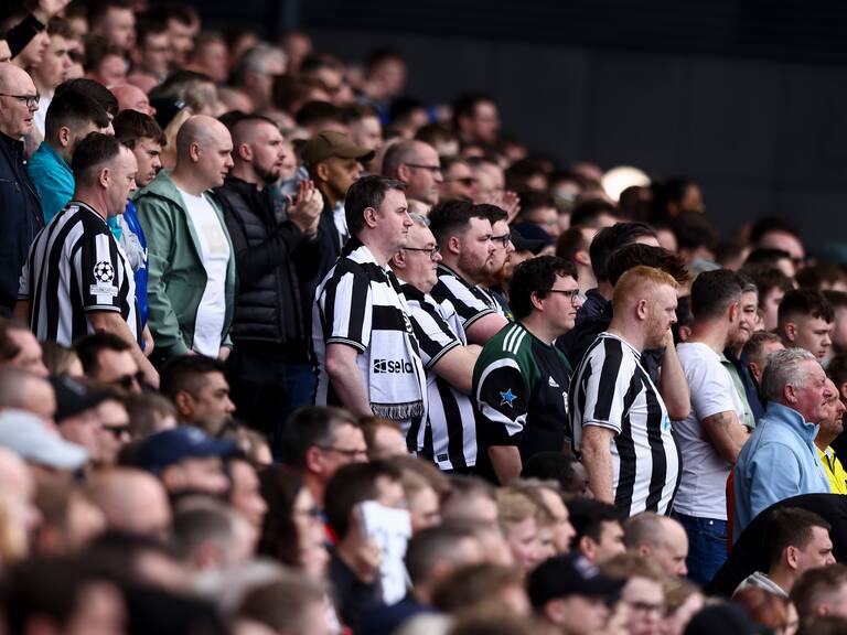 Aficionados sordos del Newcastle vivirán nuevas experiencias con las ‘Camisetas sonoras’