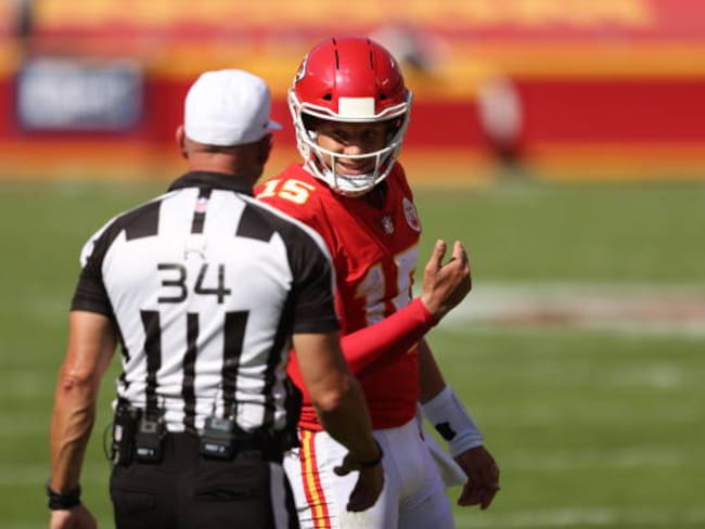 Clete Blakeman, el referee con el que Patrick Mahomes ha perdido más juegos, será el árbitro en la Final de conferencia ante los Bills