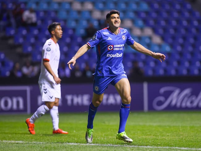 ¿Cuánto tiempo estará fuera Nicolás Ibáñez? Cruz Azul confirma gravedad de su lesión tras el Clásico