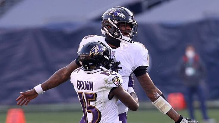 Lamar Jackson realizó su primera victoria en postemporada