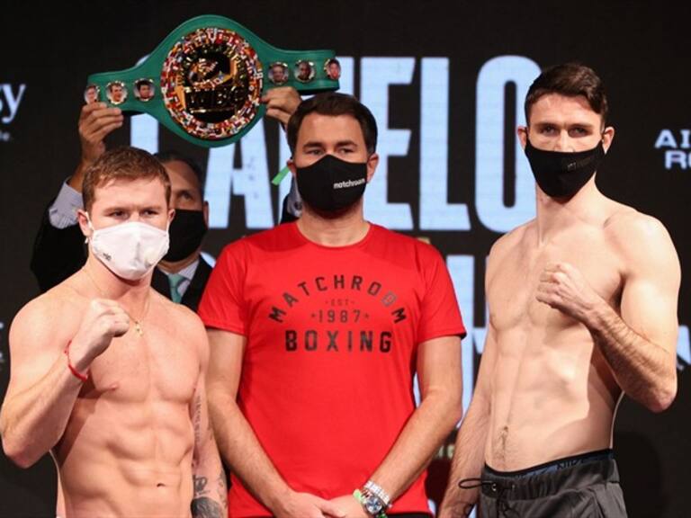 Saúl 'Canelo' Álvarez y Callum Smith. Foto: Mexsport