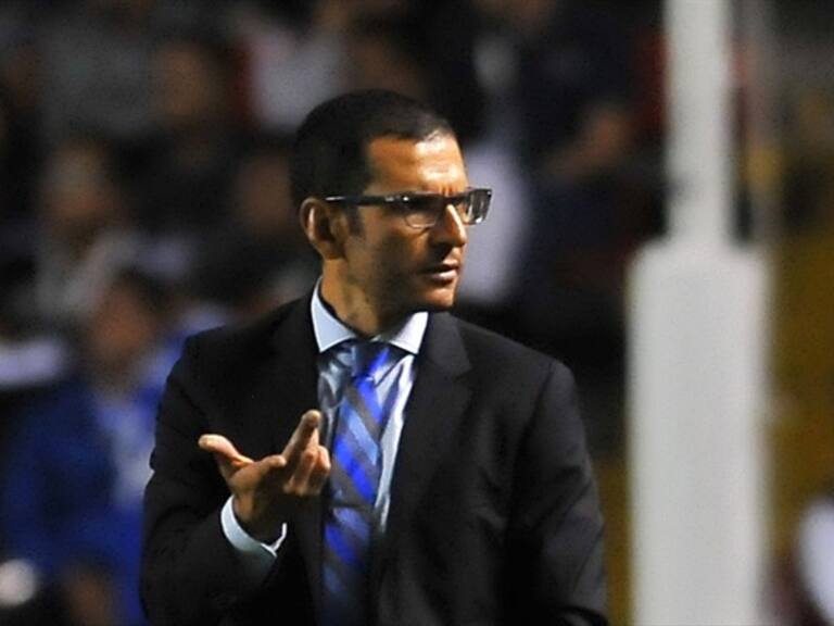 Jaime Lozano dirigiendo un partido. Foto: Getty Images