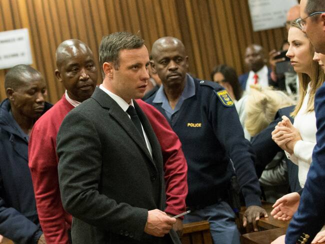 Oscar Pistorius queda libre de prisión tras 11 años