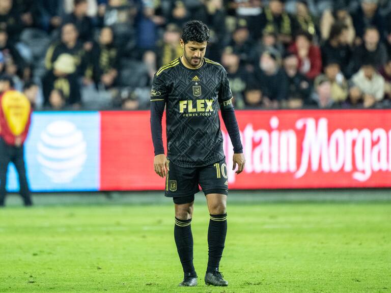 Futuro incierto para Carlos Vela; pocas opciones de encontrar equipo